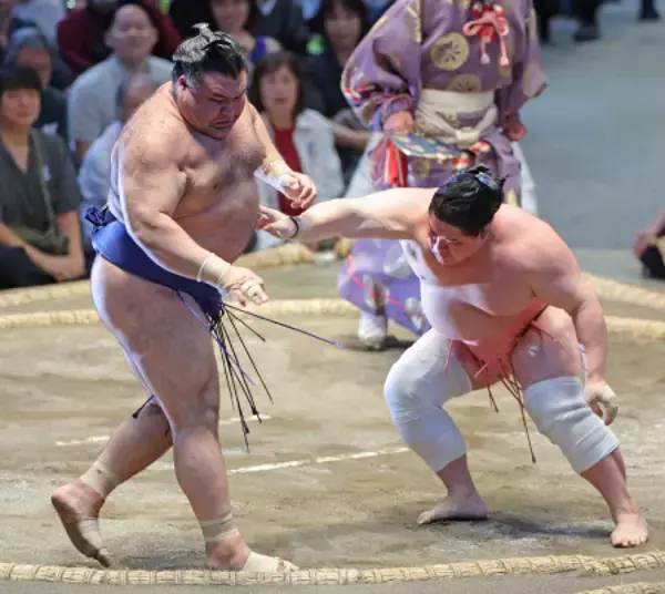 敗れた高安