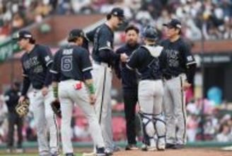 マウンドに集まるオリックスナイン