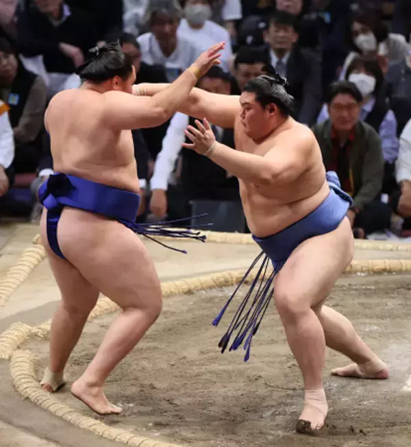 大の里９連勝、豊昇龍７勝目