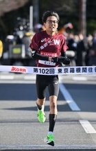 ２位でゴールする早大の工藤