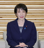 首相、「バリアフリー改修」否定