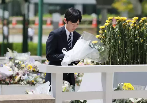 悠仁さま、初の「お言葉」＝原爆慰霊碑に供花―広島