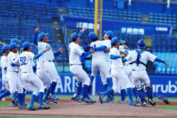 青学大、６校目の連覇＝九州国際大付は初Ｖ―明治神宮野球