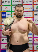 ウルフ、プロレス初戦勝利＝柔道金メダリスト