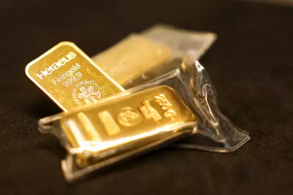 ＮＹ金、一時５１００ドル突破＝終値初の大台、連日最高値