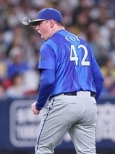 雄たけびを上げるコックス　プロ野球