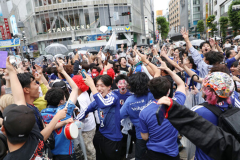 「次戦もこの勢いで」＝ＰＶなどにファン集結―Ｗ杯サッカー