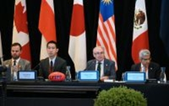 発言する豪貿易相