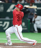 「坂倉が逆転３ラン＝プロ野球・巨人２―３広島」の画像1