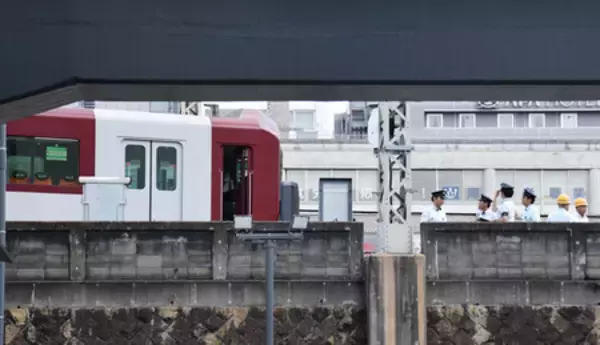 近鉄京都駅で電車脱線＝けが人なし、復旧めど立たず