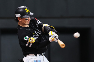 正木の先制ソロ　プロ野球