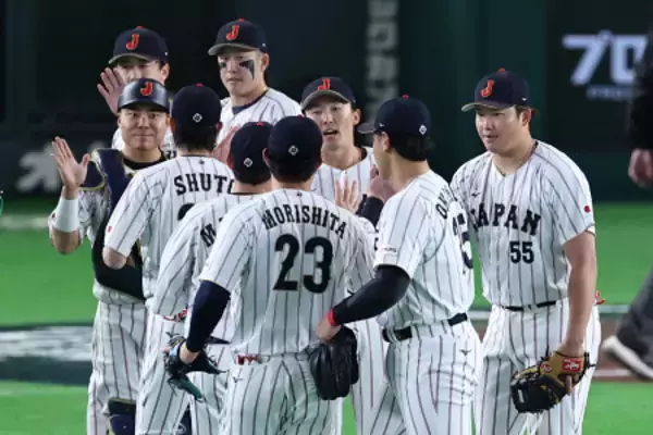 喜ぶ日本代表ナイン　野球