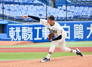 力投する猪俣　全日本大学野球