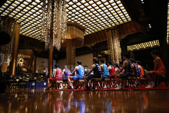 Ｂリーグが開幕イベント＝５５クラブの選手が成功祈願―バスケット男子