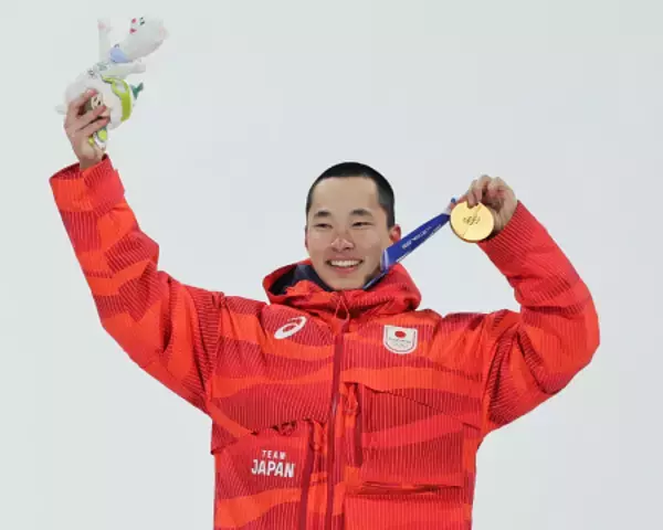 金メダルを掲げる木村　五輪