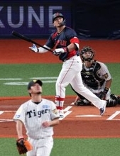 鈴木の先制ソロ　野球