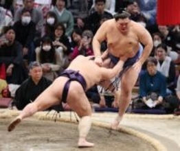 大の里に土、安青錦と並ぶ＝大相撲九州場所１０日目