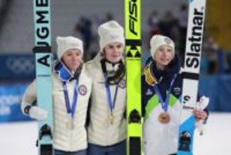 ストロム、逆転で２冠＝ジャンプ女子〔ミラノ・コルティナ五輪〕