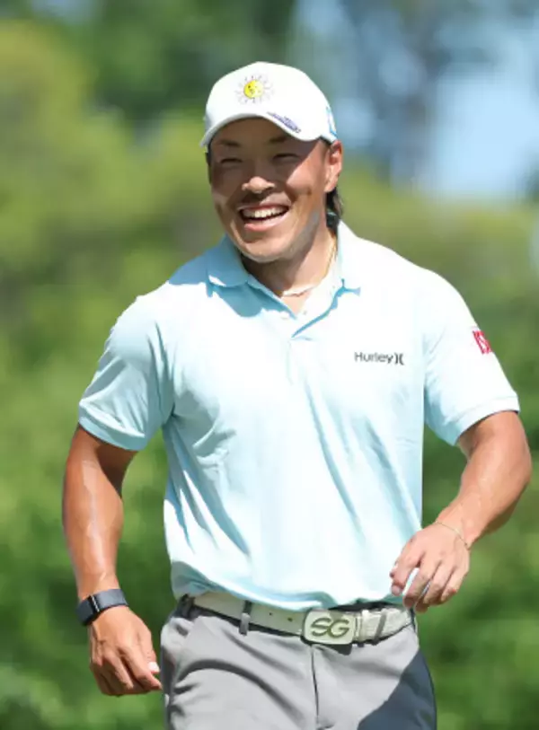 笑顔を見せる藤本　男子ゴルフ