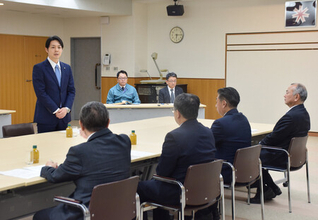 泊原発を北海道知事が視察＝３号機再稼働巡り、安全対策確認