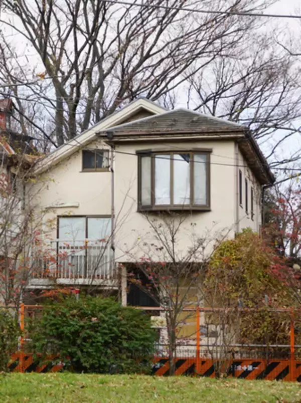 世田谷一家殺害現場に侵入か＝窓割られ、室内に足跡―警視庁