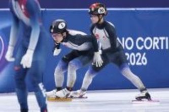 宮田にタッチする中島　五輪