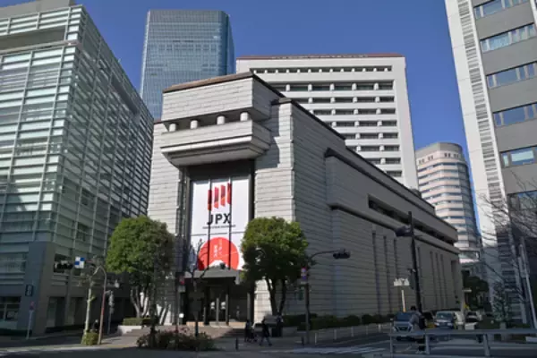 円大幅高、一時１５４円台前半＝東京株は一時１０００円超安