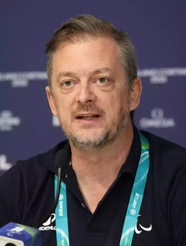 記者会見するＩＰＣ会長