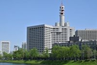 ハンマー男、少年殴り逃走＝警察官にスプレーも、５人けが―警視庁