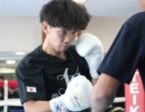 高見、４回ＫＯ宣言＝ボクシング