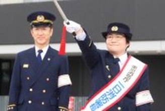 一日消防署長に近藤春菜さん