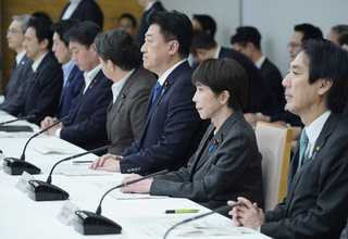 景気判断「緩やかに回復」で据え置き＝消費者景況感は低水準―７月経済報告