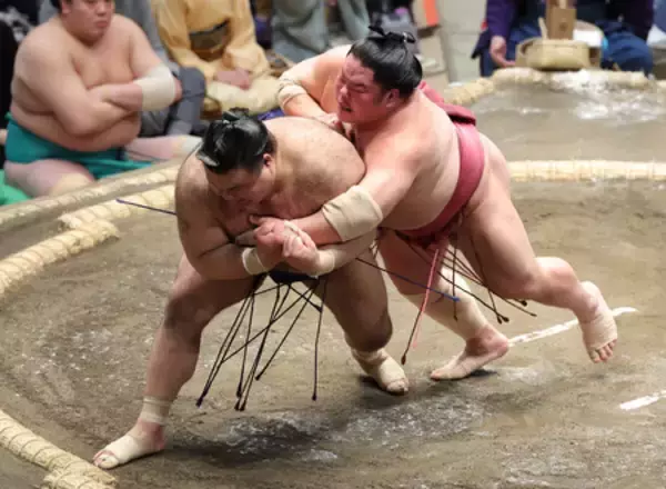 高安、我慢実る＝大相撲初場所