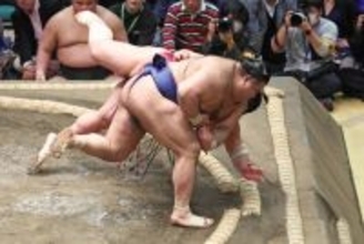 高安、我慢実る＝大相撲初場所