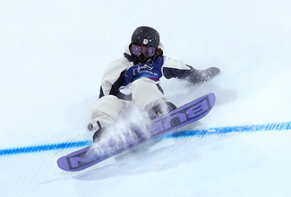 ２回目で転倒する岩渕　五輪