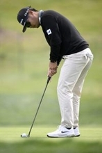 久常、首位キープ　米男子ゴルフ