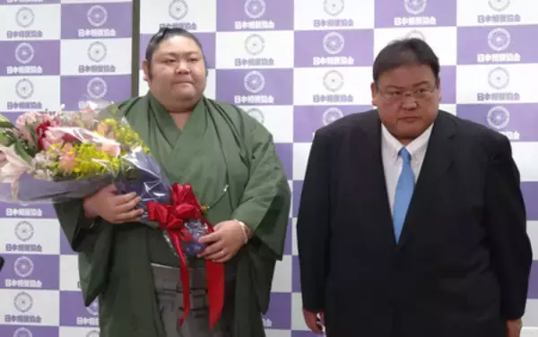 元幕内剣翔、後悔も口に＝「寂しい」と引退会見で―大相撲