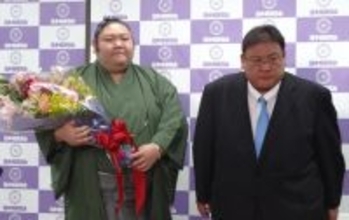 元幕内剣翔、後悔も口に＝「寂しい」と引退会見で―大相撲