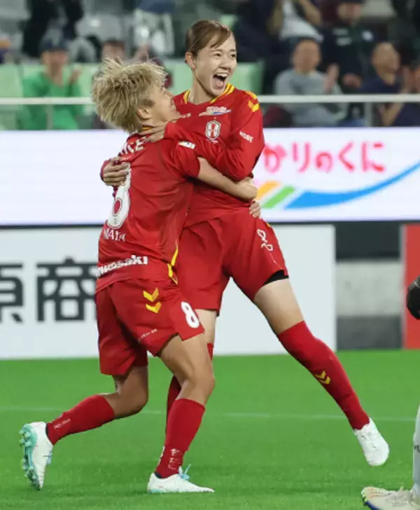 先制ゴールの吉田　サッカー