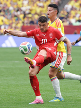 クリアするジャカ　Ｗ杯サッカー