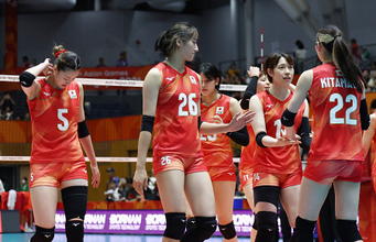 バレー女子の日本は銀　アジア大会