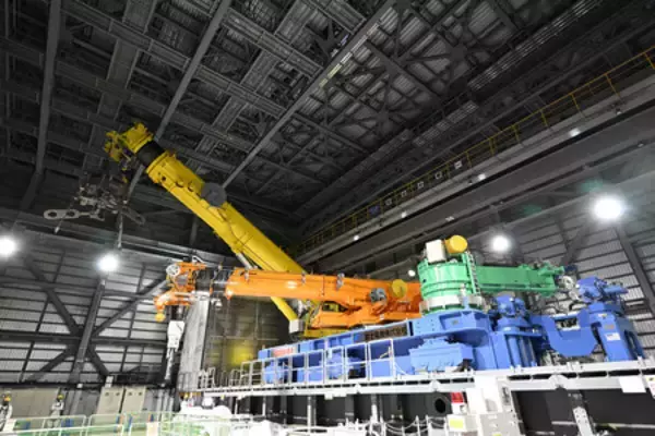 ２号機燃料取り出し装置を公開＝６月までに開始、福島第１原発―東電