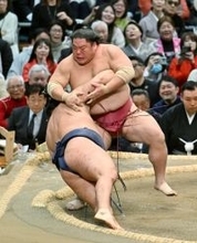 大栄翔のはたき込み