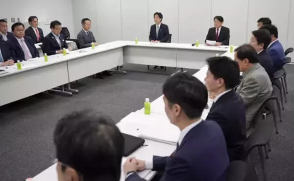 給付への一本化検討＝給付付き控除、所得に応じ支援―国民会議