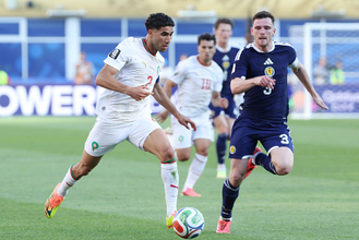 攻め込むハキミ　Ｗ杯サッカー