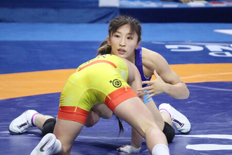 須崎優衣、永本聖奈が決勝進出＝世界レスリング