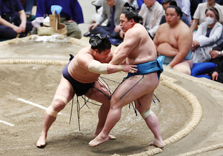 若隆景の押し出し