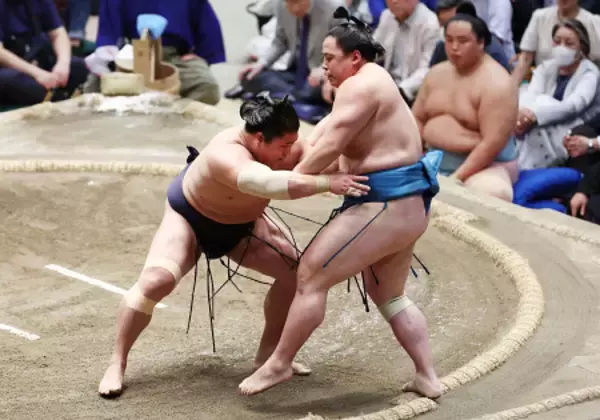 若隆景の押し出し