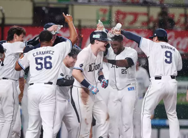 プロ野球・西武４―３日本ハム