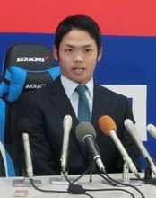 根尾は２００万円減　プロ野球